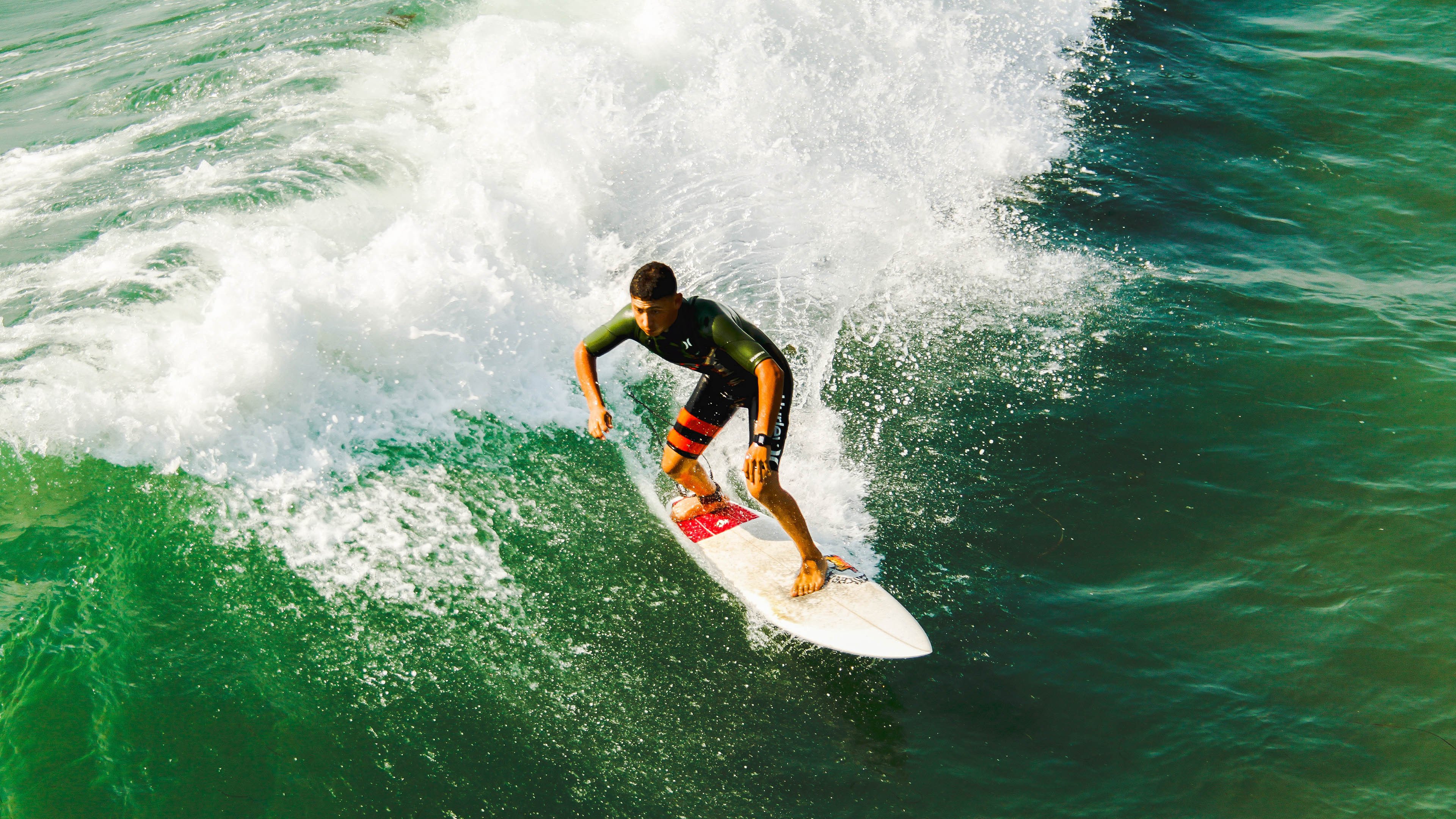 辽宁队连续得分压制森林狼，小贾伦在美加墨世界杯接管比赛，中国篮球的双重奏与未来想象