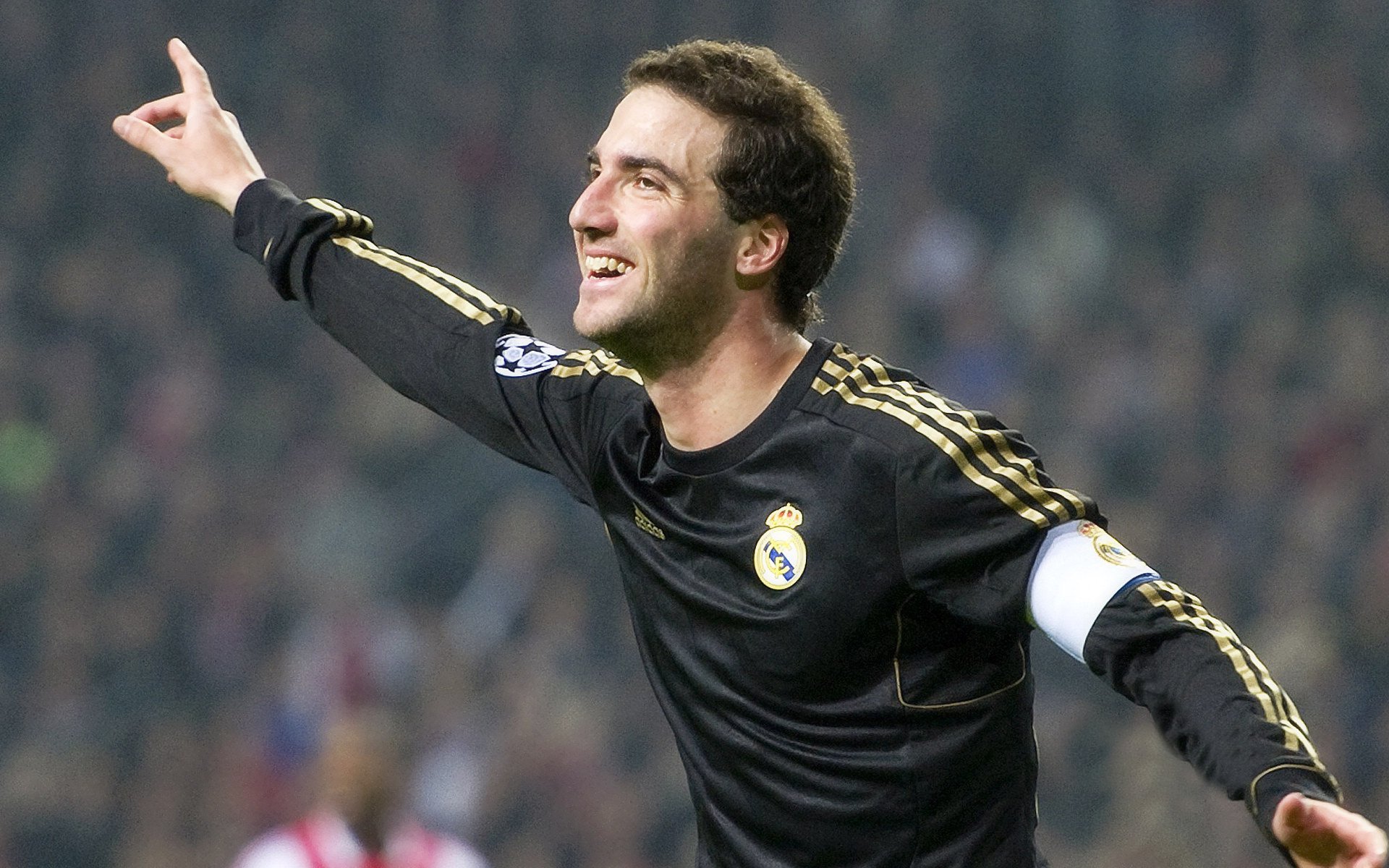 黄黑风暴遭遇黑星意志，维尼修斯在威斯特法伦的加冕之夜